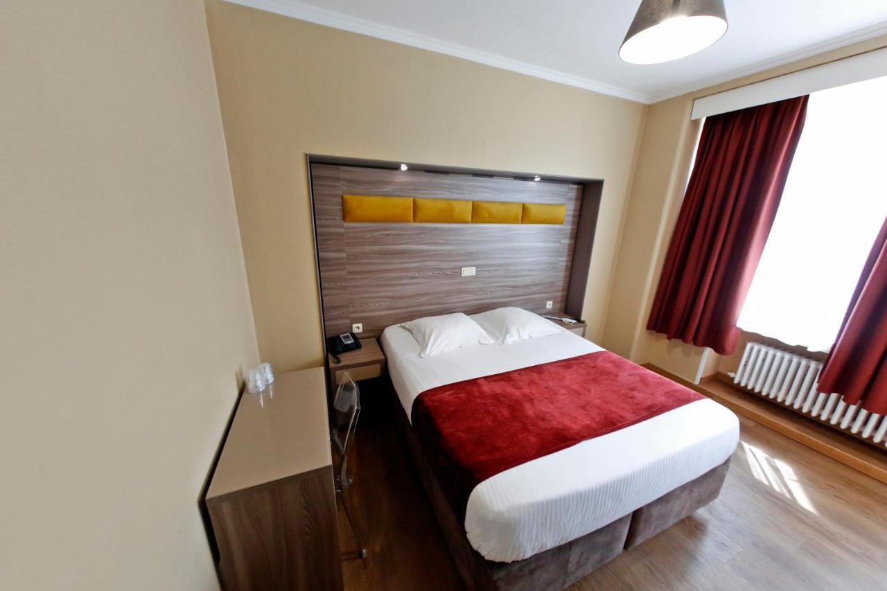Hotel De France Saint-Gilles Eksteriør bilde