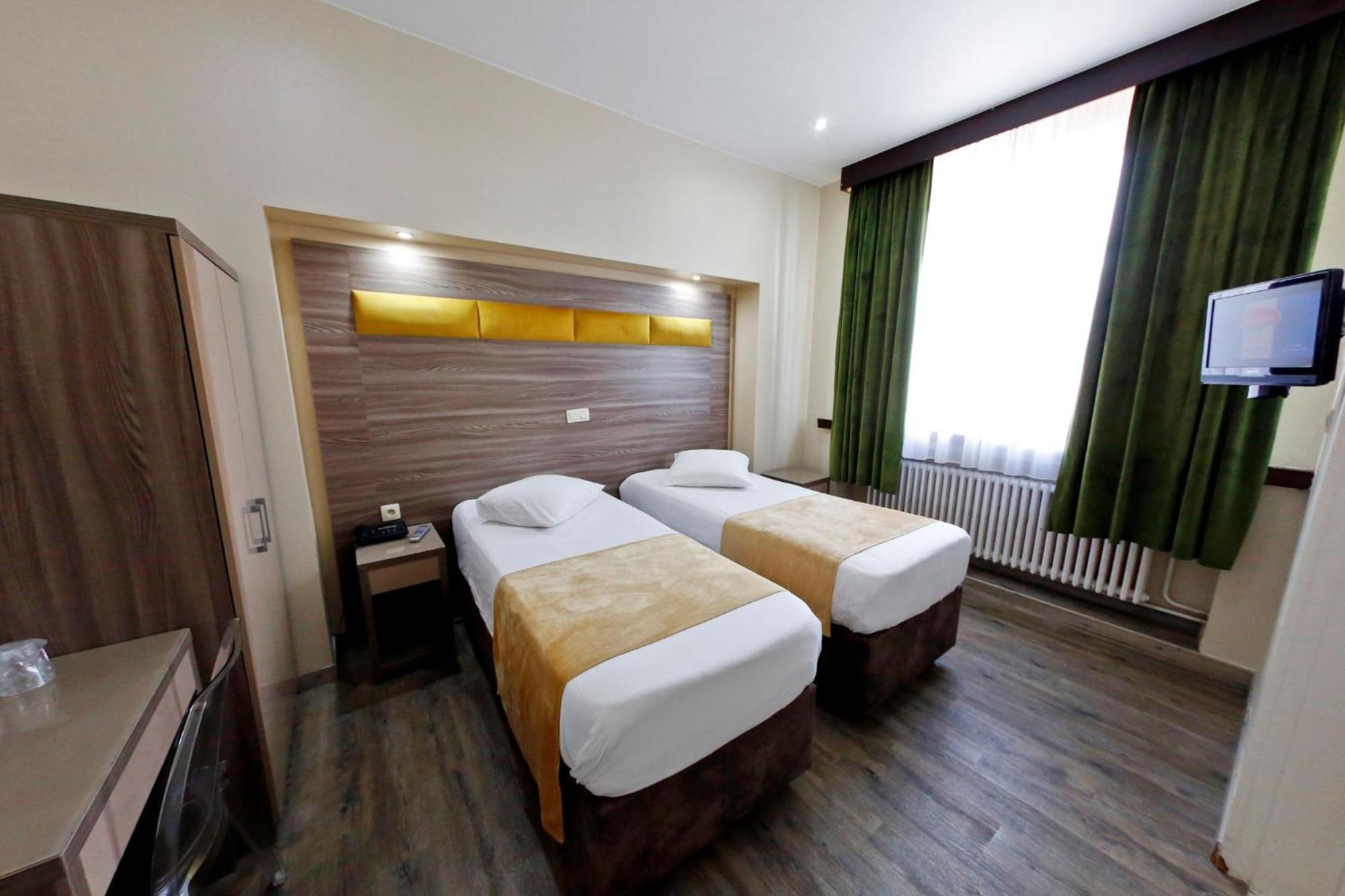 Hotel De France Saint-Gilles Eksteriør bilde