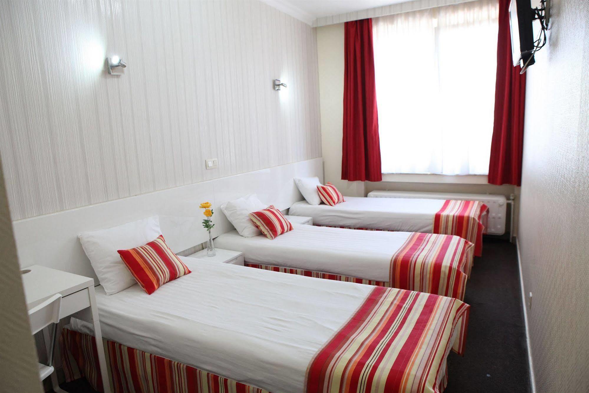 Hotel De France Saint-Gilles Eksteriør bilde